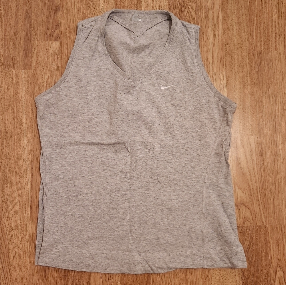 Nike Women's Training Activewear Athletic Muscle Tank Top Gray Medium